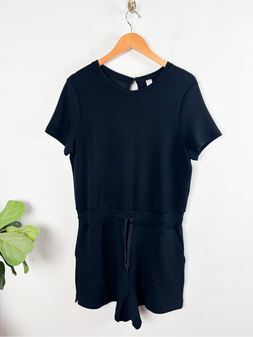 SPANX Airluxe Black Short Athleisure Romper Sz L
